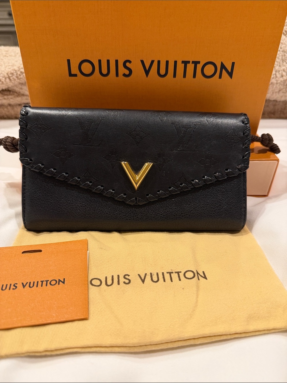 Louis Vuitton Very Wallet Black Monogram Leather Gold V Long Wallet